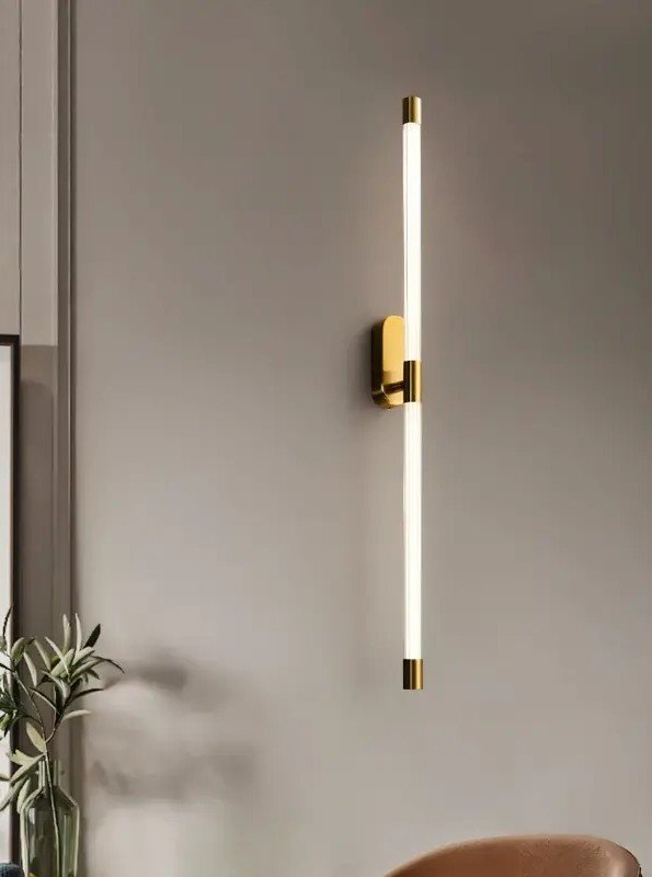 19n Modern Vertical Wall Lamp Brass Finish LED - Image 1